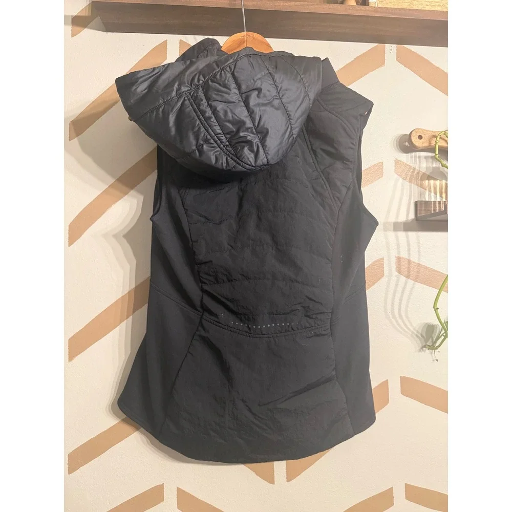 Lululemon Flurry Fighter Vest Women 10 Black Primaloft Hooded Quilted LW4BTTS